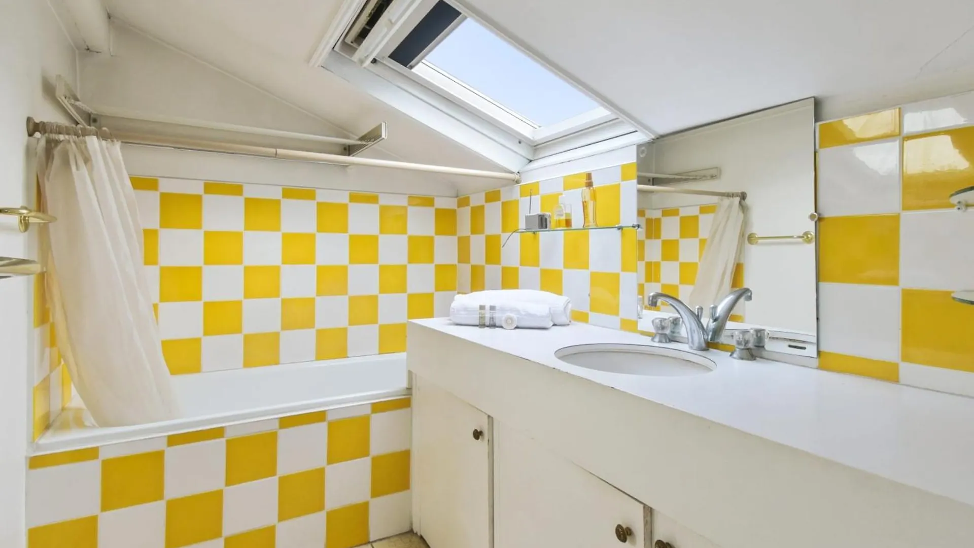 Apartment Duplex Chaptal - Welkeys Paris